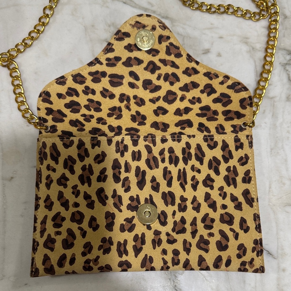 JJ Winters Leopard Print Crossbody Bag with Gold Chain - Picture 4 of 10